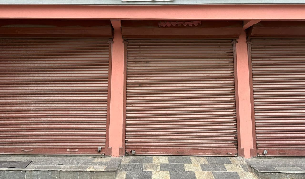 Shutter for rent in Fulbari,Chapapani